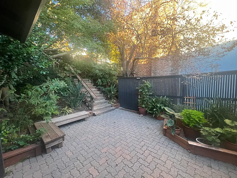 516 Cragmont Ave — Photo 3