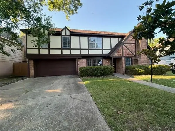 5719 Green Timbers Dr, Humble, TX 77346