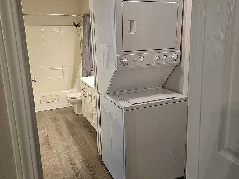 15 Woodsdale Dr #3 — Photo 15