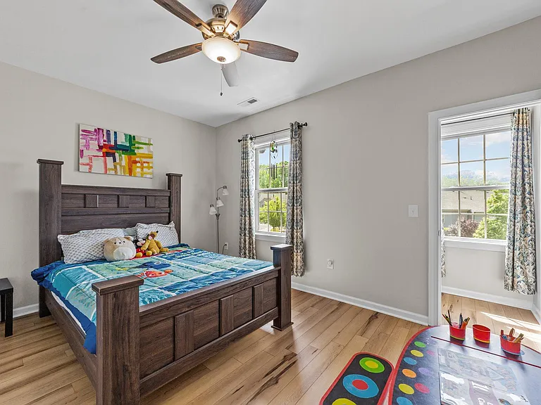 329 Castle Rock Ln — Photo 21
