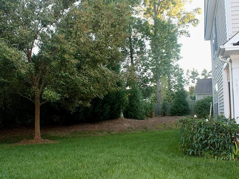 8421 Central Dr — Photo 12