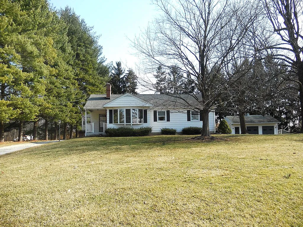 2741 Murkle Rd photo 1