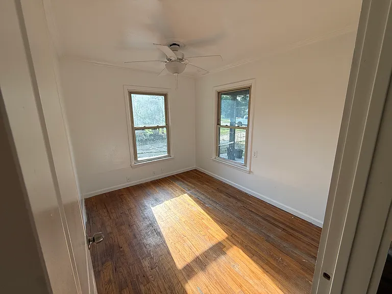 438 Pittman St — Photo 8