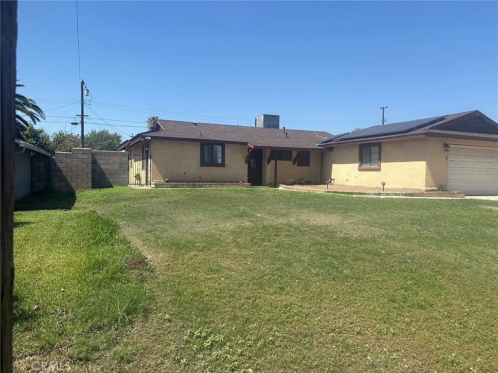3 bed, 1436 sqft, $3,800 — Photo 2