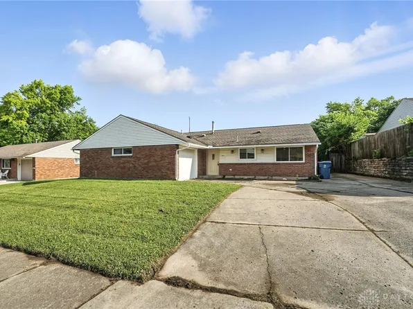 5957 Chatsworth Dr, Dayton, OH 45424