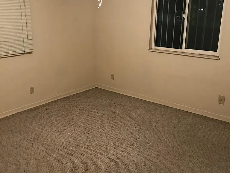 1304 Buena Vista Dr SE — Photo 10