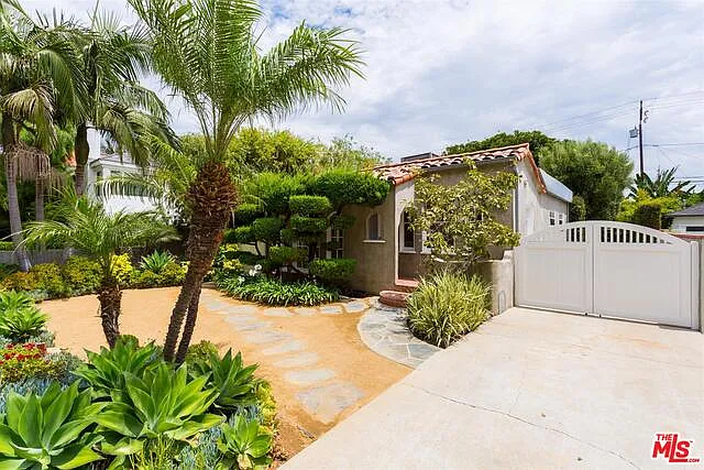 4306 Mildred Ave — Photo 1