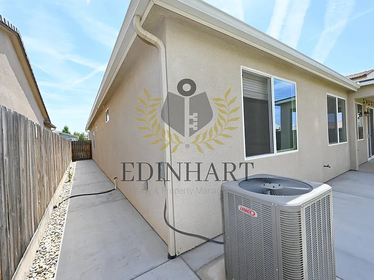 502 S Traverse Dr — Photo 33