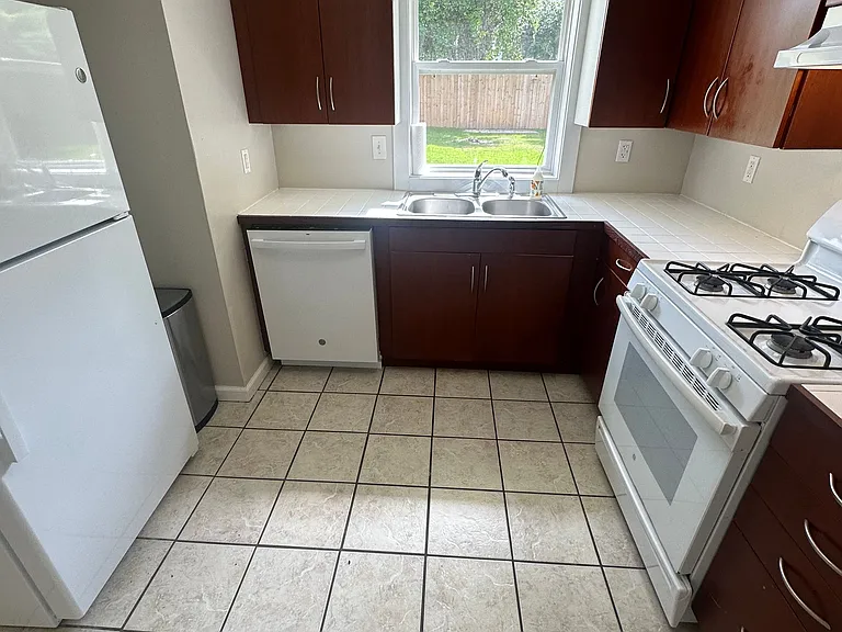 5 Briarcliff Dr — Photo 6