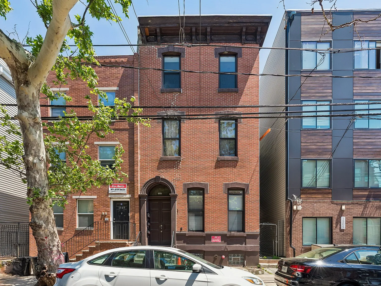 3 bed, 1000 sqft, $2,095 — Photo 1