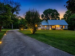 129 Oakland Dr, Gallatin, TN 37066