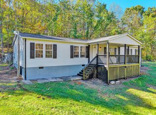 66 Wood Ln, Troutville, VA 24175