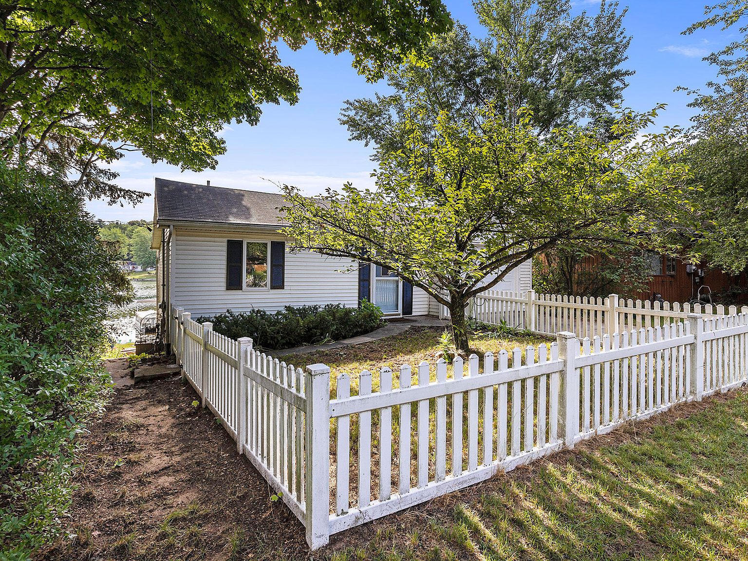 24978 Lakeshore Dr, Dowagiac, MI 49047 Zillow