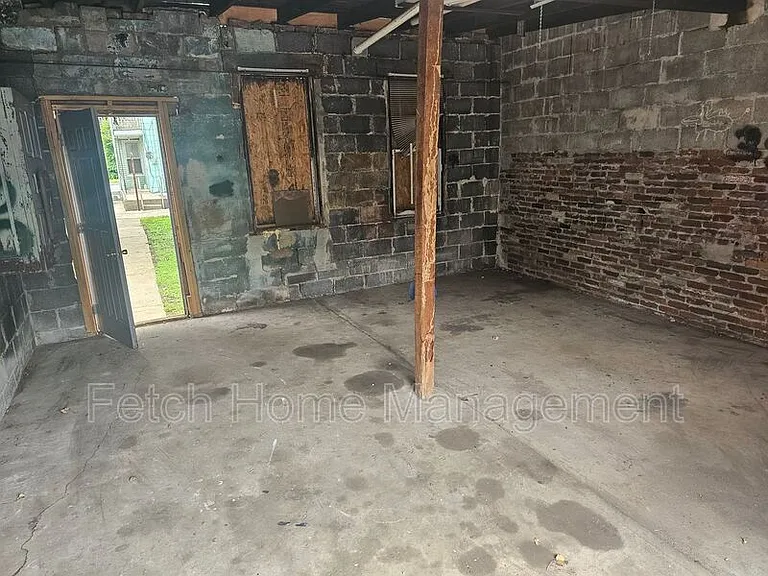 428 Smith St — Photo 22