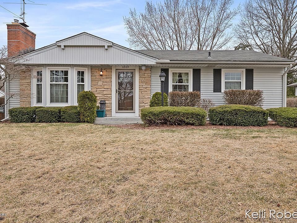 1st image of 1809 Onaway Dr SE