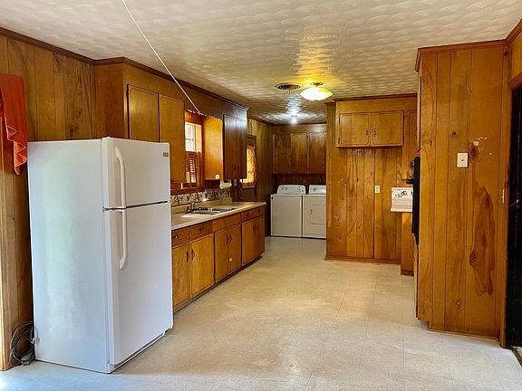 2nd image of 502 Linden Cir
