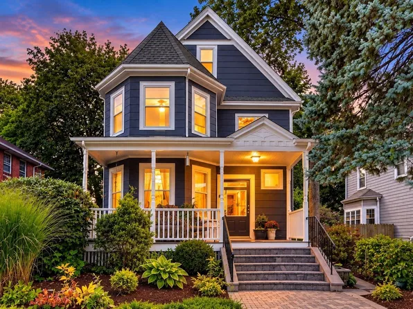 12 Lorette St, West Roxbury, MA 02132