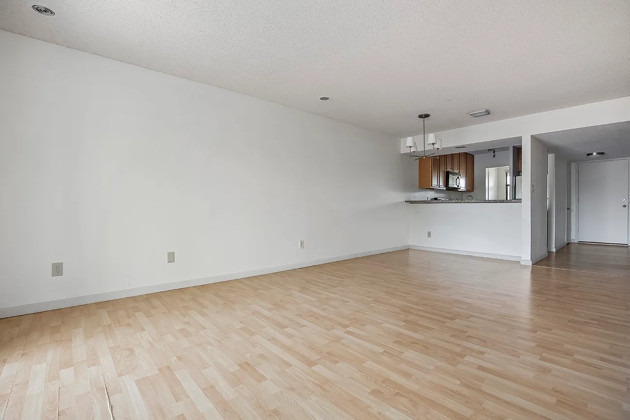 2808 Plaza Terrace Drive, Unit 808 — Photo 3