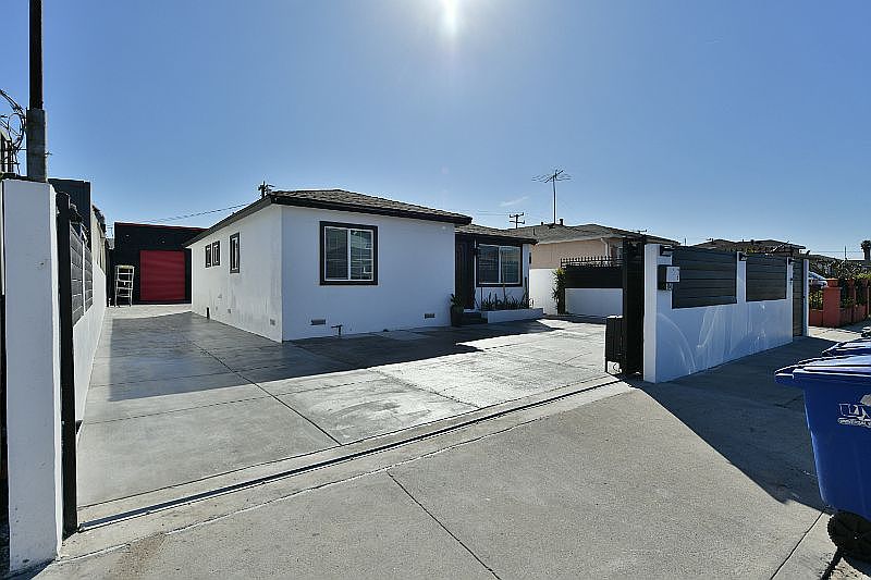 1st image of 4820 W 142nd St