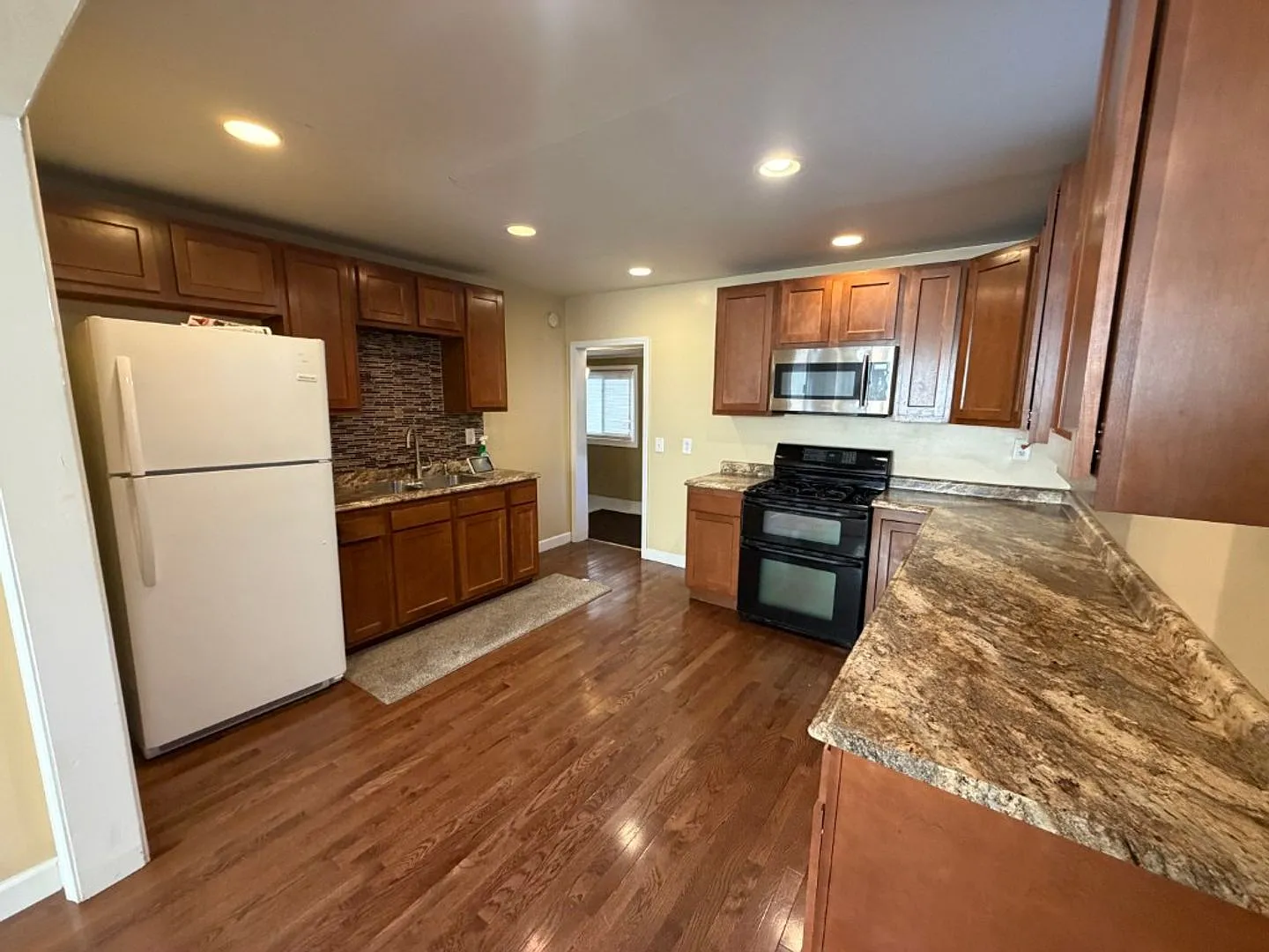2 Bedroom/1 Bathroom Home For Lease in Peoria — Photo 4
