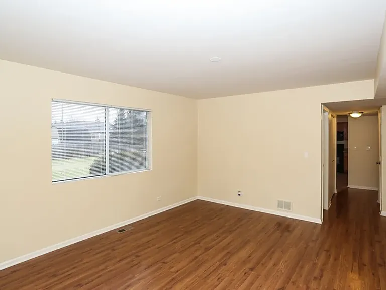1350 Sebring Cir — Photo 4
