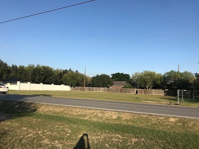 2nd image of 1009 Mile 6 Rd W
