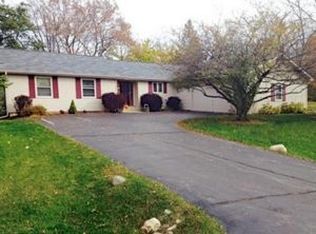 133 Potawatomi Rd, Williams Bay, WI 53191