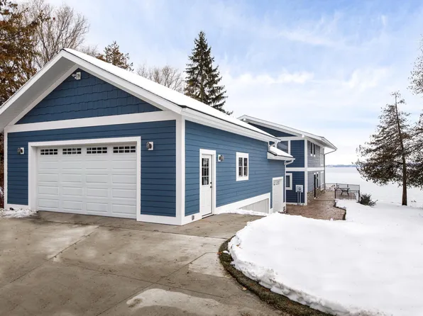 6565 SW Bay Shore Dr, Traverse City, MI 49684