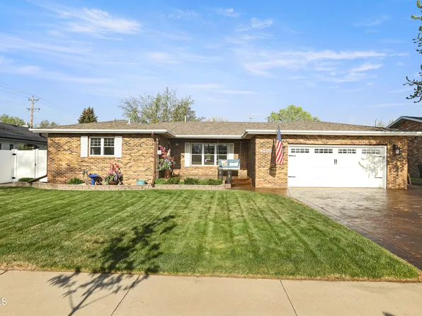 1805 University Ave, Williston, ND 58801