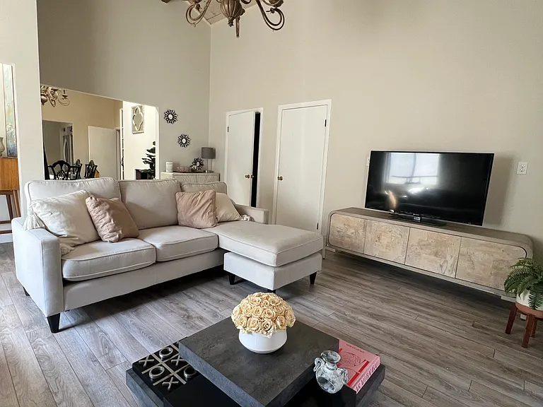 9040 Phyllis Ave #A — Photo 1