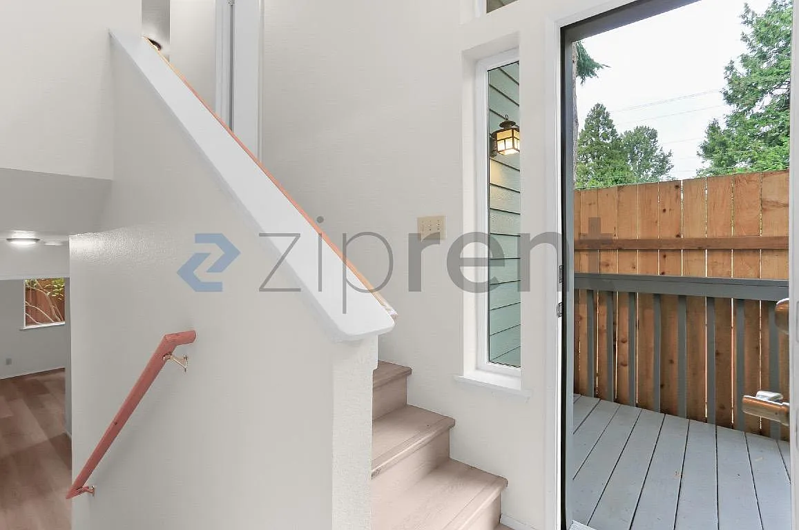 2 bed, 2.5 bath, 1308 sqft, $2,800 — Photo 3