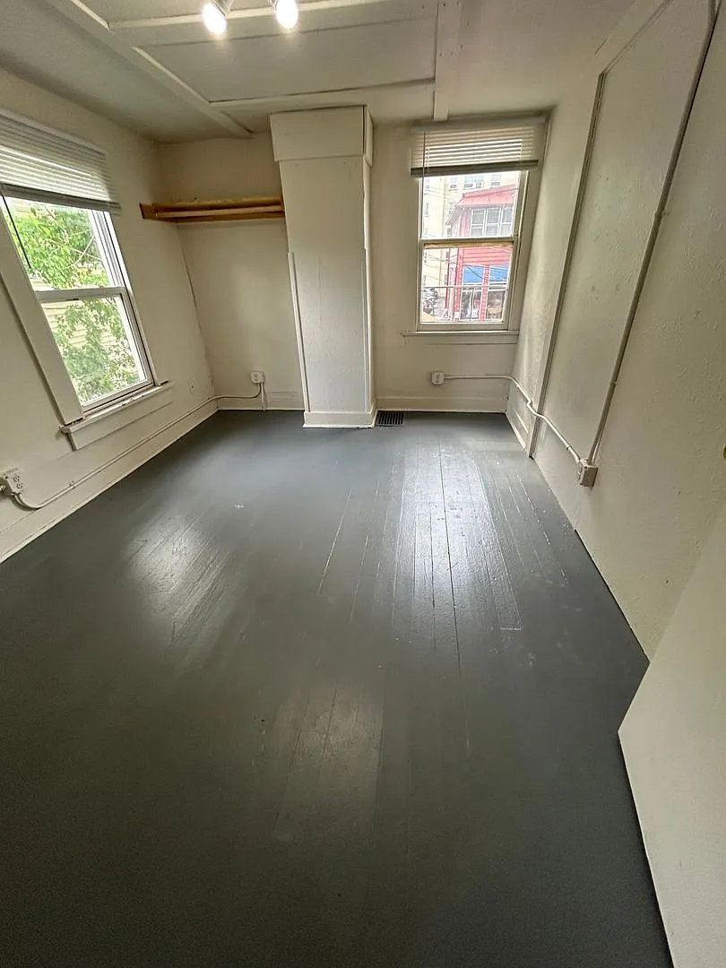 4 Bedroom House Near Viterbo, Downtown La Crosse & Viterbo $1,695/Month — Photo 3