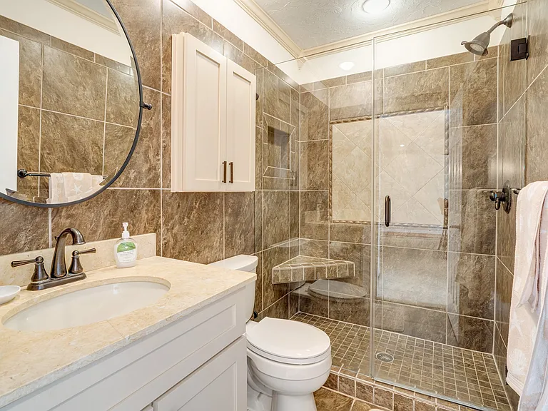 1181 Lake House Cir — Photo 27