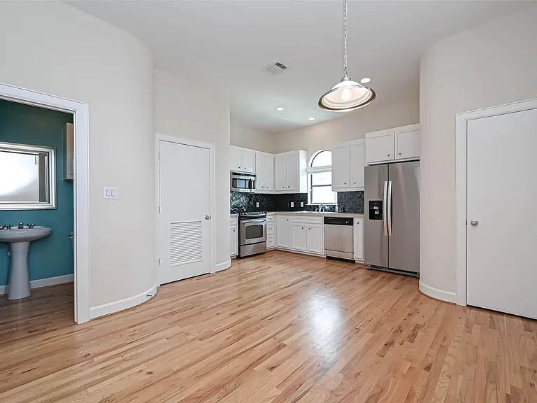 650 Westcross St #85 — Photo 14