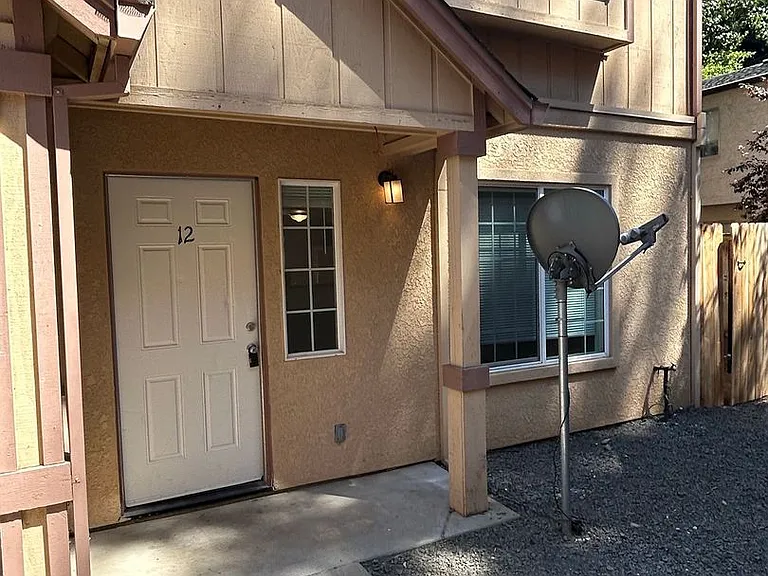 725 W 4th Ave — Photo 24