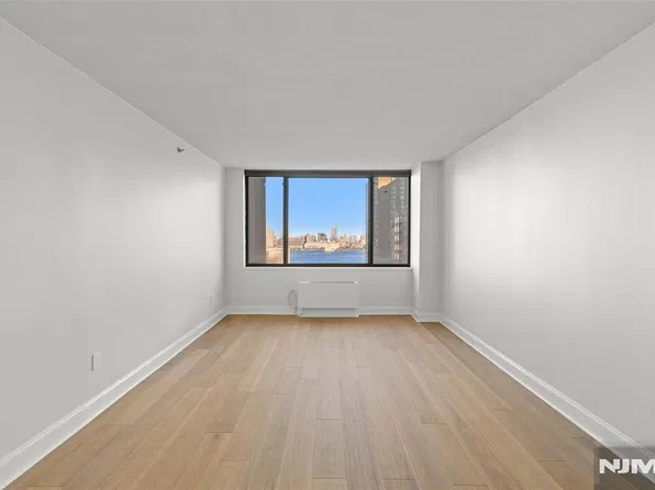 45 River Drive #1915, Jersey City, NJ 07310