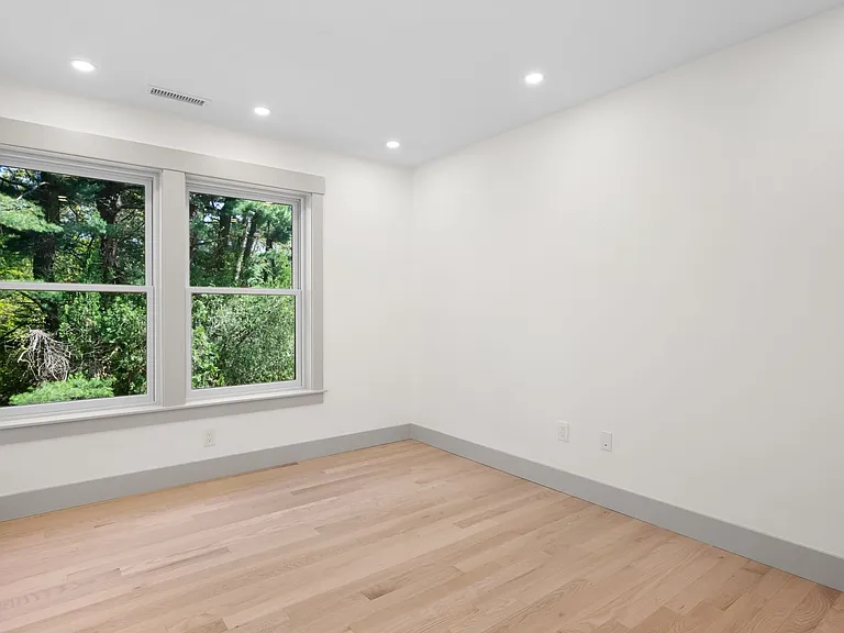 1111 Hardscrabble Rd — Photo 23