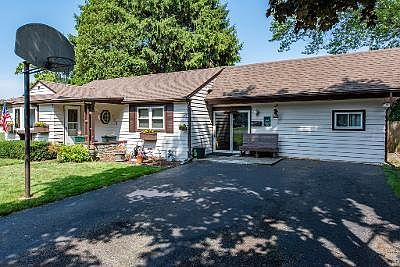 1st image of 729 Whitney Ave
