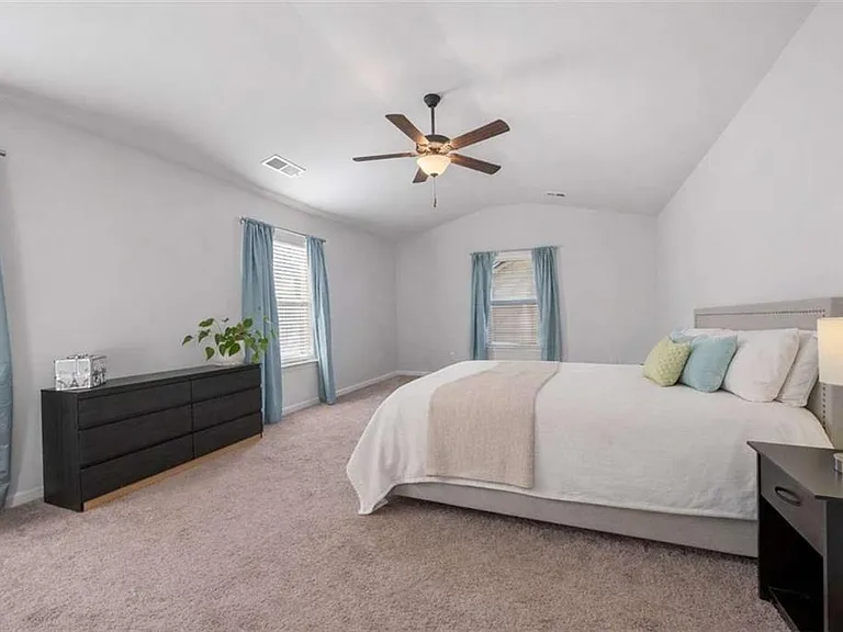 925 Lakehaven Ln — Photo 14