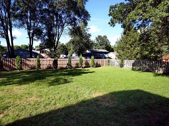 4th image of 301 9th St N