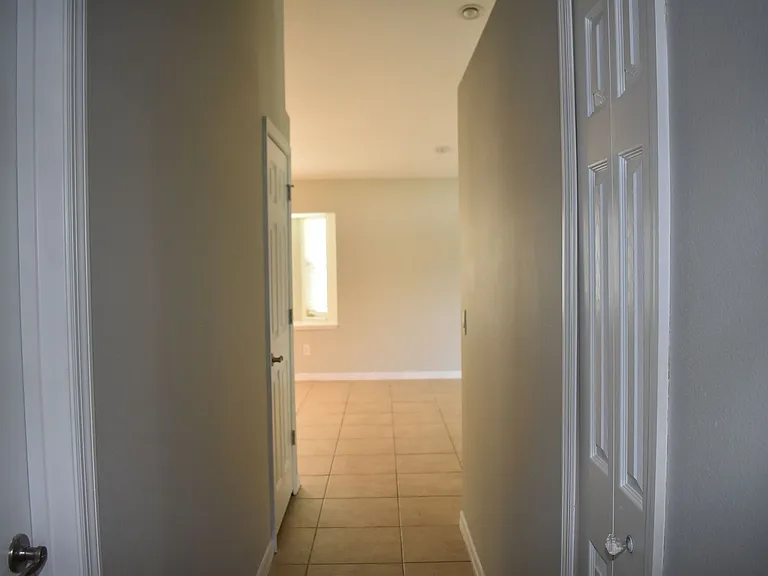 2415 Sabastian St — Photo 30