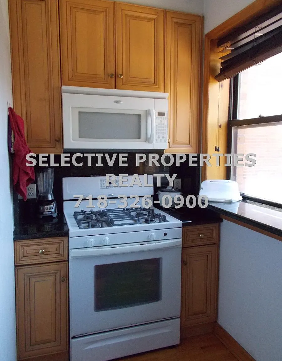 7112 66th Drive — Photo 1