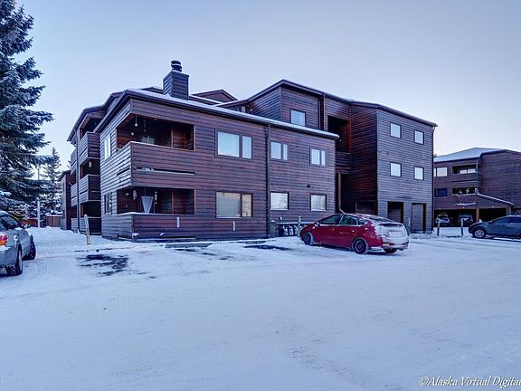 3rd image of 9730 Vanguard Dr APT 8