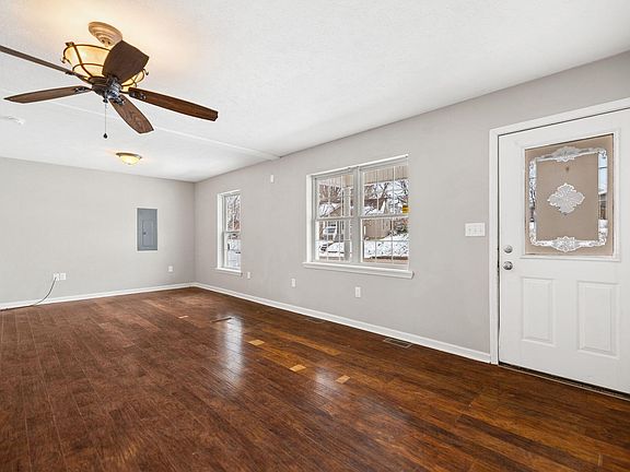 2nd image of 211 Willow St