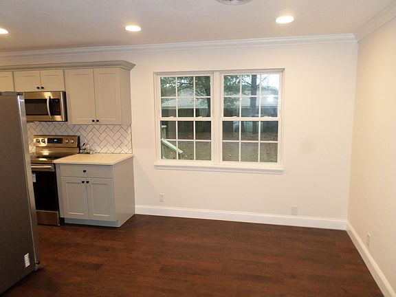 5th image of 8576 Baron Dr