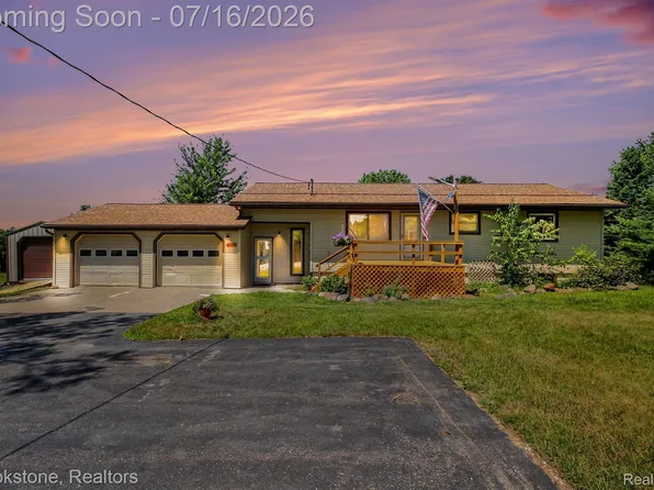 4555 Lonsberry Rd, Columbiaville, MI 48421