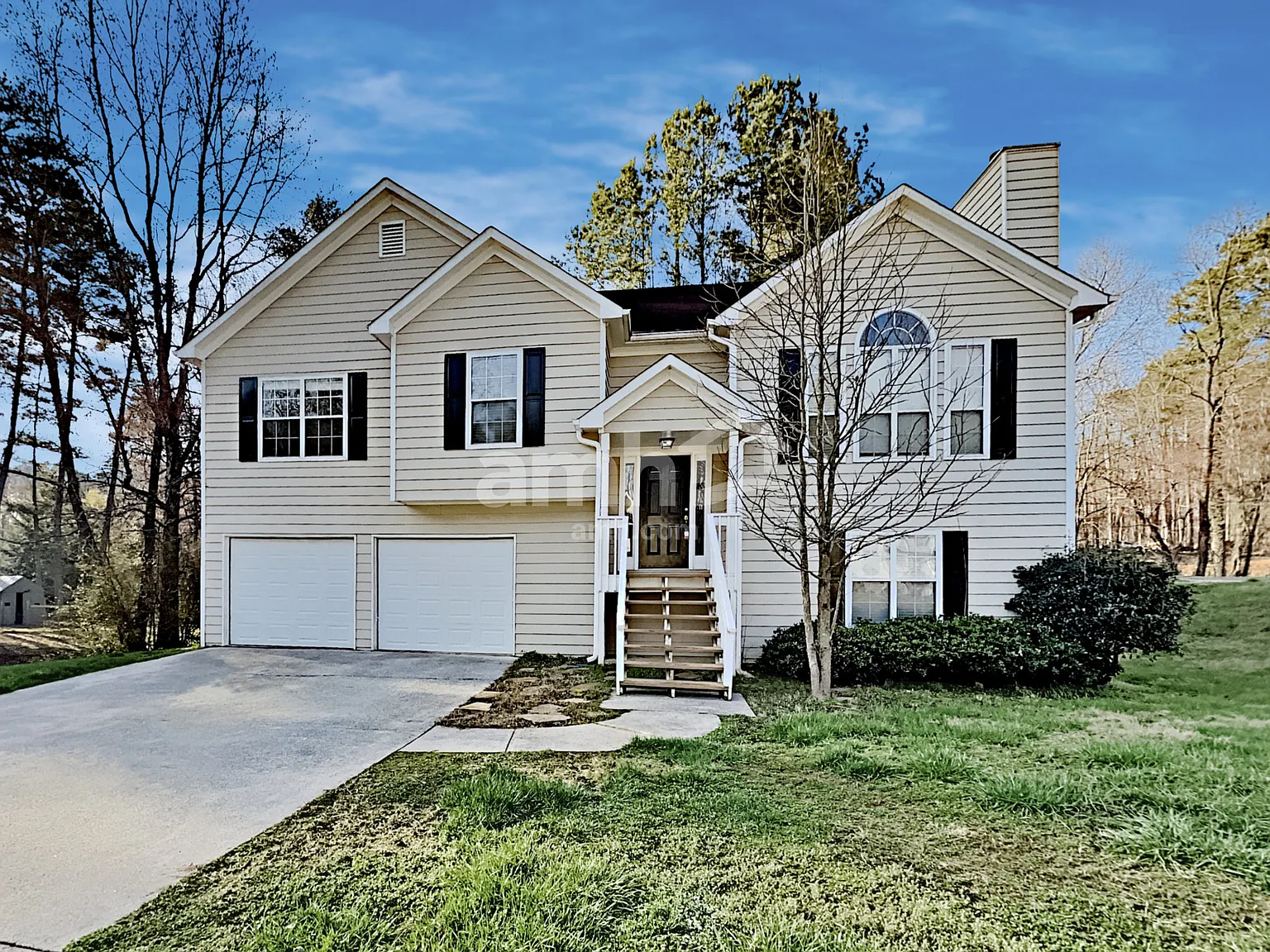 3 bed, 2.5 bath, 1942 sqft, $2,405 — Photo 1