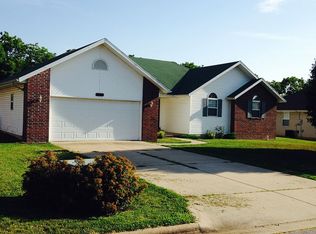 1608 E Barnes St, Ozark, MO 65721