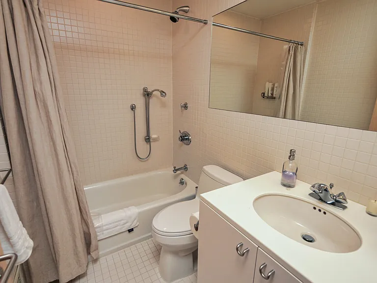 108 Seatuck Ave — Photo 45