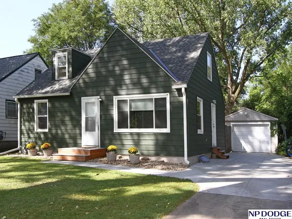3311 S 44th St, Lincoln, NE 68506